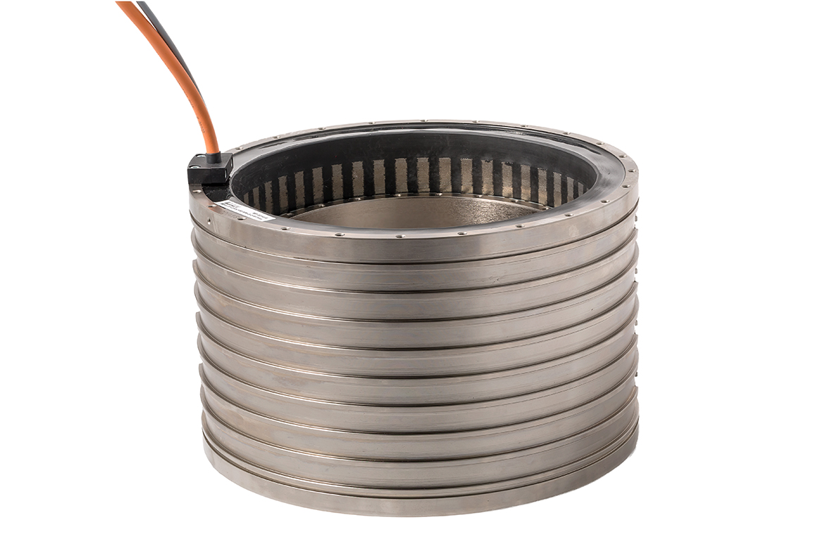 INA驅(qū)動和機(jī)電股份兩合公司（IDAM）憑借新的RIB系列力矩電機(jī)提供散熱優(yōu)化的直接驅(qū)動，使機(jī)床提高生產(chǎn)率并降低能源消耗。